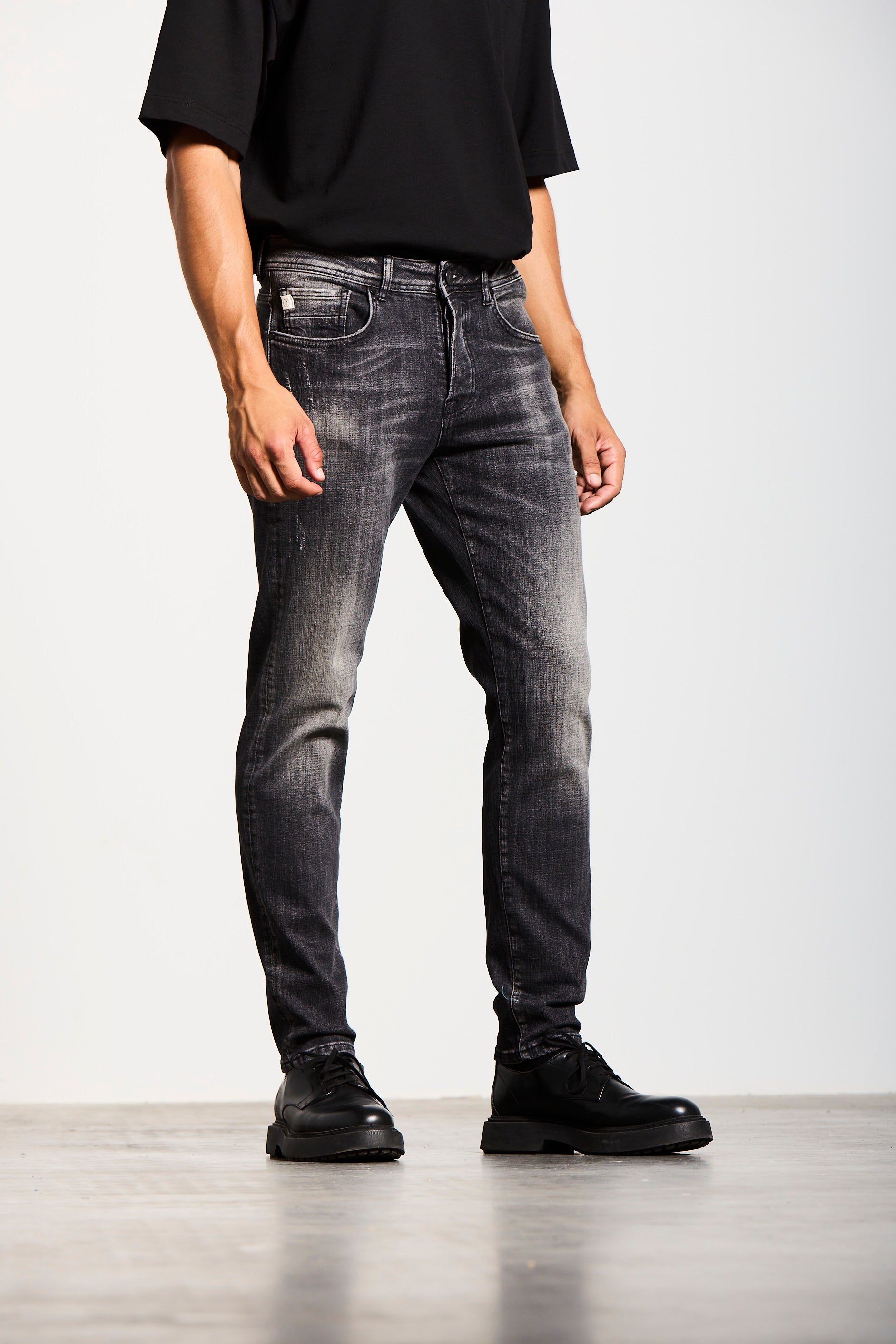 U2 | TAPERED FIT | VINTAGEBLACK
