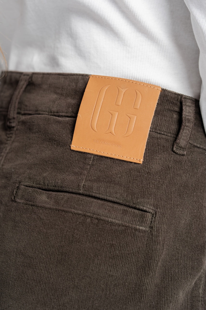 PFINGSTBERG | SLOUCHY | BROWN GOLDGARN DENIM