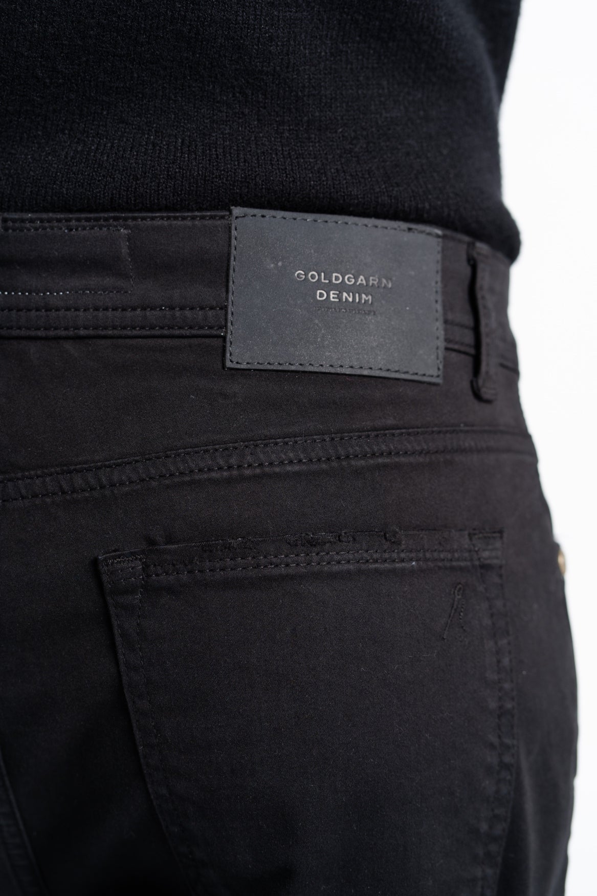 C4 | RELAXED FIT | BLACK