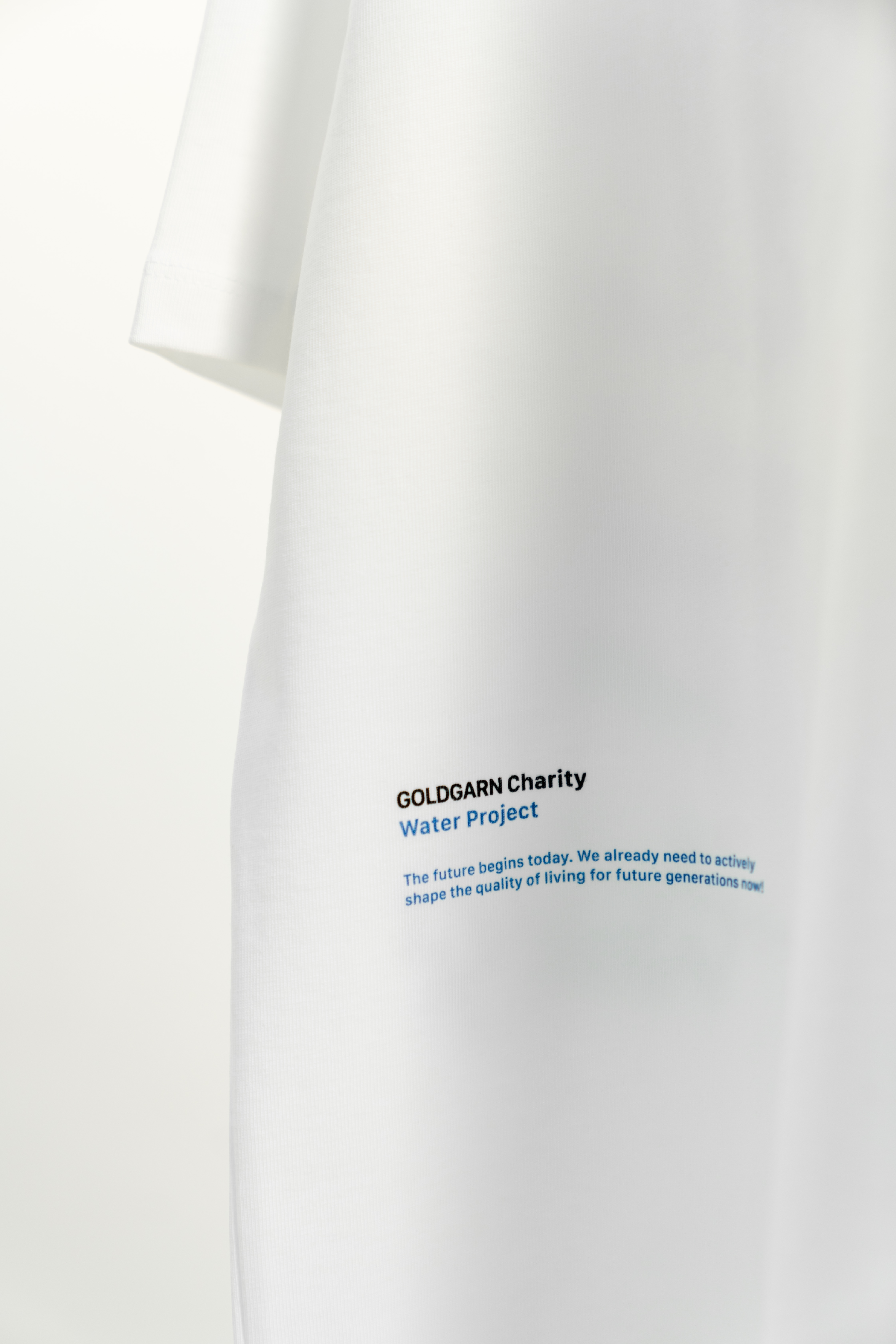 68 | THE CHARITY TEE `DIVING` | WHITE GOLDGARN DENIM