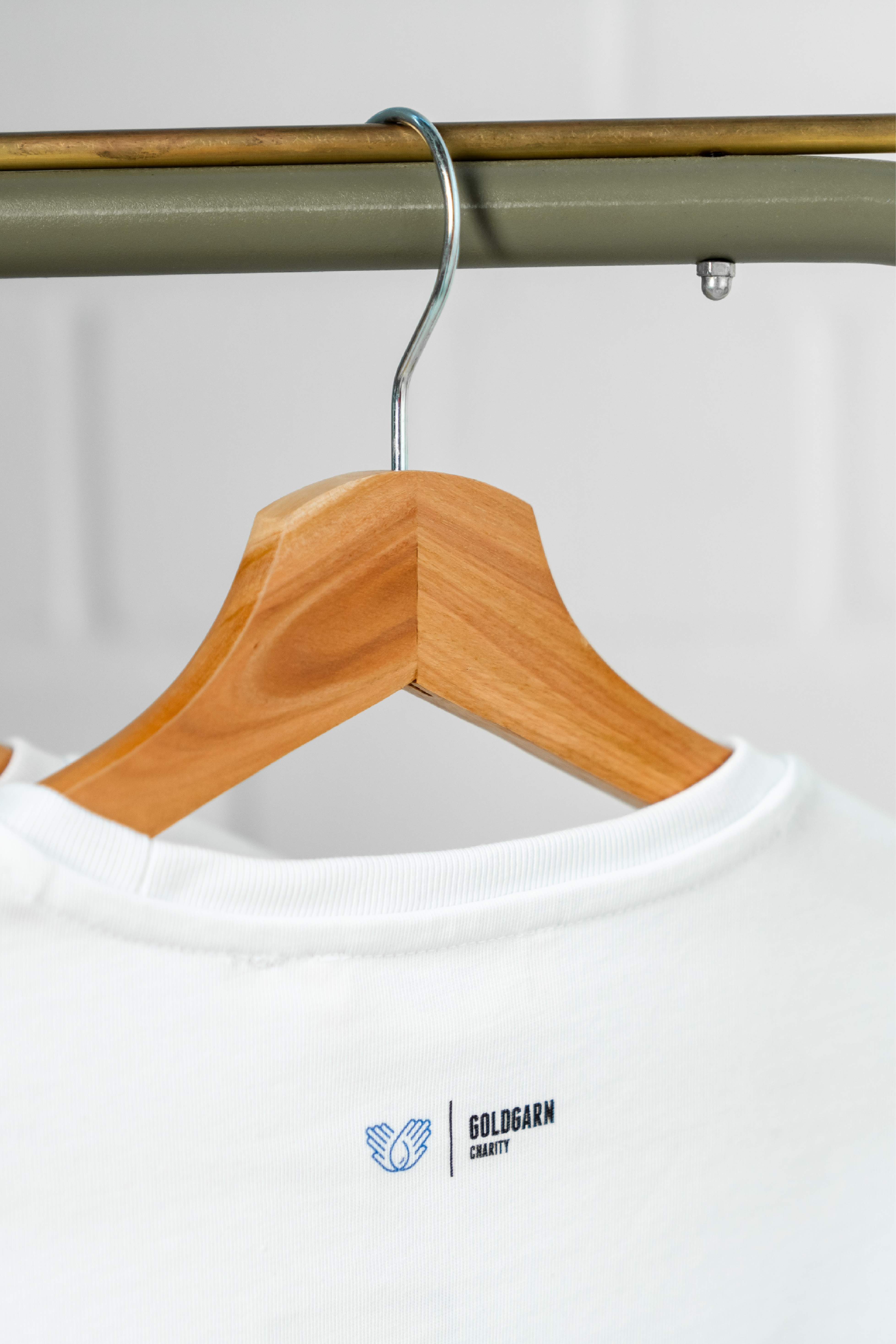 68 | THE CHARITY TEE `SWIMMING` | WHITE GOLDGARN DENIM
